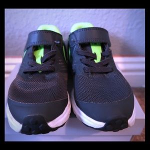 COPY - Nike star runner